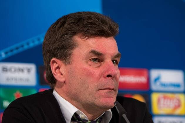 Fußball, UEFA Champions League, VfL Wolfsburg - KAA Gent; Dieter Hecking (Cheftrainer Wolfsburg) Portrait, Porträt, Einzelbild Pressekonferenz, PK, Presserunde. xtgx
