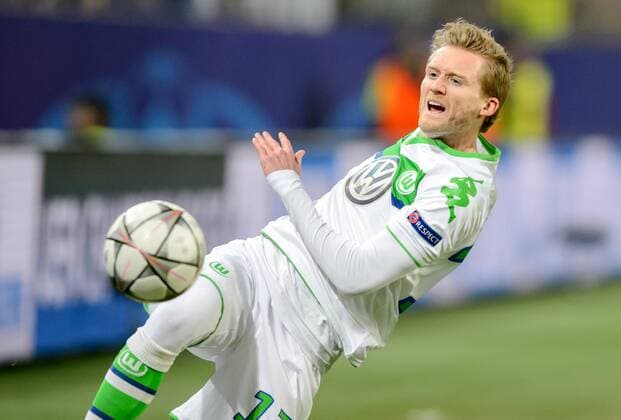 8. Maerz 2016: Wolfsburg, Volkswagen Arena: Fussball UEFA Champions League: VfL Wolfsburg - KAA Gent: Wolfsburgs Andre Schuerrle am Ball.