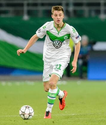 8. Maerz 2016: Wolfsburg, Volkswagen Arena: Fussball UEFA Champions League: VfL Wolfsburg - KAA Gent: Wolfsburgs Robin Knoche am Ball.