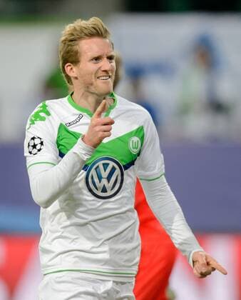 8. Maerz 2016: Wolfsburg, Volkswagen Arena: Fussball UEFA Champions League: VfL Wolfsburg - KAA Gent: Wolfsburgs Andre Schuerrle jubelt ueber seinen Treffer zum 1:0.