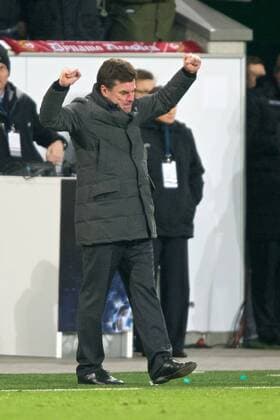 Fussball Wolfsburg 08.03.2016 Champions League Achtelfinale Rückspiel Saison 2015 2016 VFL Wolfsburg - KAA Gent Dieter Hecking (Wolfsburg, Trainer) Jubel nach dem Spiel