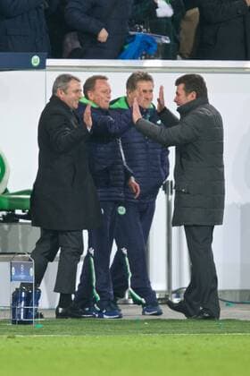 Fussball Wolfsburg 08.03.2016 Champions League Achtelfinale Rückspiel Saison 2015 2016 VFL Wolfsburg - KAA Gent Dieter Hecking (Wolfsburg, Trainer) re. Jubel nach dem Spiel Klaus Allofs li.