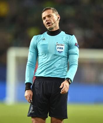 08.03.2016, Fussball, Saison 2015 2016, Champions League, Achtelfinale, VfL Wolfsburg - KAA Gent 1:0, Schiedsrichter Damir Skomina (SVN)