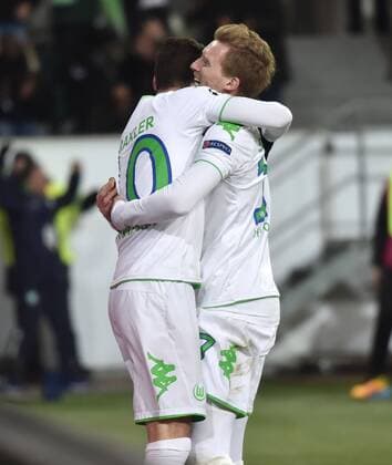 08.03.2016, Fussball, Saison 2015 2016, Champions League, Achtelfinale, VfL Wolfsburg - KAA Gent 1:0, Jubel Andre Schürrle, Andre Schuerrle (VfL Wolfsburg), re., und Julian Draxler (VfL Wolfsburg)