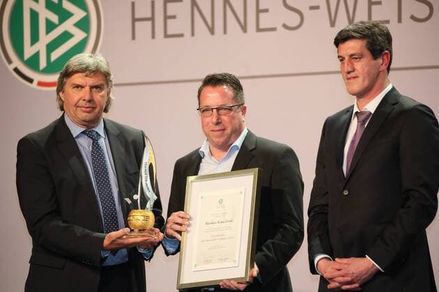 DFB-Vizepräsident Ronny Zimmermann mit DFB Trainer des Jahres Markus Kauczinski und Sportdirektor Jens Todt (KSC)- DFB Trainergala 2016, Palais Frankfurt
