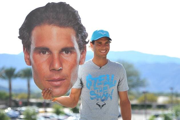 Rafael Nadal (Esp) mit seinem Konterfei TENNIS : Tournoi d Indian Wells 2016 - 09 03 2016 TennisMagazinex 