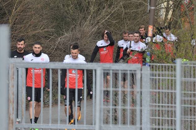 11.03.2016, xTKx, Fussball 1.Bundesliga, FSV MAINZ 05 Training, emspor, v.l. Leon Balogun (Mainz 05) , Danny Latza (Mainz 05) , Julian Baumgartlinger (Mainz 05) , Stefan Bell (Mainz 05) ,