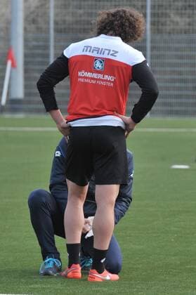 11.03.2016, xTKx, Fussball 1.Bundesliga, FSV MAINZ 05 Training, emspor, v.l. Julian Baumgartlinger (Mainz 05) ,