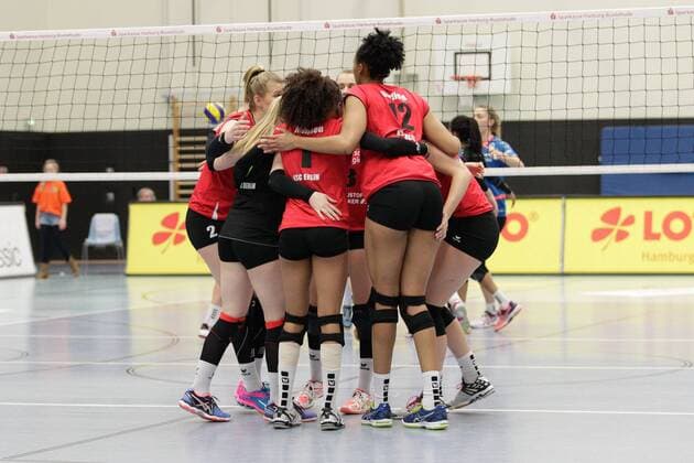 Volleyball 1. Bundesliga Frauen Saison 2015 2016 2. Spiel der Pre-Playoffs am Samstag, 12. Februar 2016 in der CU Arena in Hamburg: VT Aurubis Hamburg - Köpenicker SC Berlin Jubel Koepenicker SC Berlin VT Aurubis Hamburg - Köpenicker SC Berlin