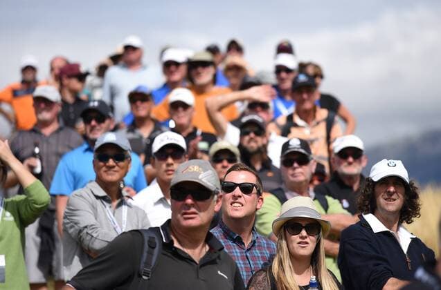 13.03.2016. Arrowtown, New Zealand. Galleries on the 10th green during round 4 at The Hills during 2016 BMW ISPS Handa New Zealand Open. Sunday 13 March 2016. xAndrewxCornagax  ActionPlus11717547