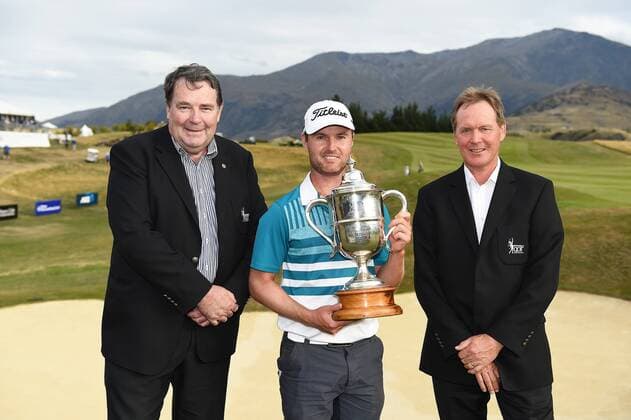 13.03.2016. Arrowtown, New Zealand. Australia s Matthew Griffin with the Brodie Breeze trophy and NZ Golf officials after winning the NZ Open at The Hills during 2016 BMW ISPS Handa New Zealand Open. Sunday 13 March 2016. xAndrewxCornagax  ActionPlus11717577