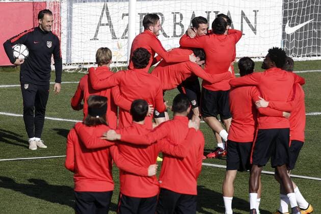 Bilder des Tages - SPORT Fußball, Champions League, Atletico Madrid Training Atletico de Madrid players participate in a training session of the team prior to tomorrow s Champions League round 16 match before PSV Eindhoven in Majadahonda sports city, Madrid, Spain, 14 March 2016. ATLETICO DE MADRID TRAINING SESSION !ACHTUNG: NUR REDAKTIONELLE NUTZUNG!  MAJ002 20160314-635935768510432367
