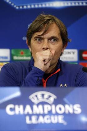 PSV Eindhoven coach Phillip Cocu arrives in a presser at Vicente Calderon stadium in Majadahonda sports city, Madrid, Spain, 14 March 2016, where his team will face Atletico de Madrid in a Champions League round 16 match tomorrow. ATLETICO DE MADRID TRAINING SESSION !ACHTUNG: NUR REDAKTIONELLE NUTZUNG!  MAJ009 20160314-635935857614851949