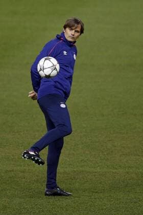 PSV Eindhoven coach Phillip Cocu participates in a training session at Vicente Calderon stadium in Majadahonda sports city, Madrid, Spain, 14 March 2016, where his team will face Atletico de Madrid in a Champions League round 16 match tomorrow. ATLETICO DE MADRID TRAINING SESSION !ACHTUNG: NUR REDAKTIONELLE NUTZUNG!  MAJ014 20160314-635935871380923169
