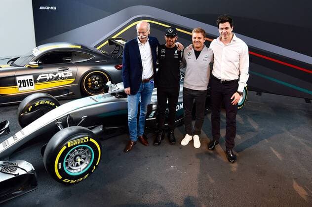 Kickoff 2016 Dieter Zetsche: Daimler-Boss, Lewis Hamilton; Nico Rosberg; Toto Wolf, Sportchef, Mercedes Grand Prix; Mercedes Grand Prix, formula 1 GP, Australien in Melbourne, 15.03.2016 Photo:mspb Jerry Andre Dieter Zetsche, Lewis Hamilton; Nico Rosberg; Toto Wolf, formula 1 GP, Australien