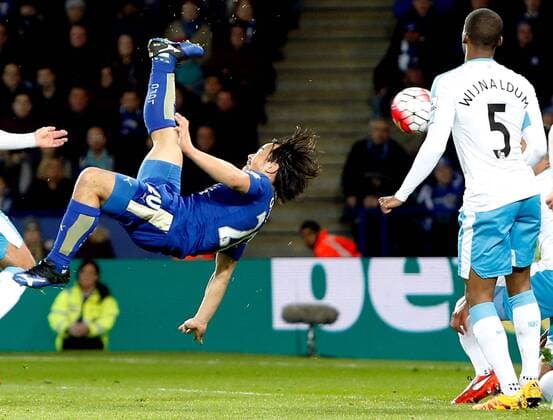 Leicester s Okazaki scores with overhead kick Shinji Okazaki of Leicester City scores with an overhead kick in the first half of a Premier League game against Newcastle United at King Power Stadium in Leicester on March 14, 2016. Leicester won 1-0. 