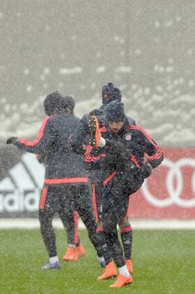 Franck RIBERY (Bayern Muenchen) im Schneegestoeber,Aktion. Fussball FC Bayern Muenchen Abschlusstraining vor dem CL Viertelfinal Rueckspiel gegen Juventus Turin Fussball 1. Bundesliga,am 15.03.2016.