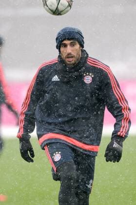 Javi (Javier) MARTINEZ (Bayern Muenchen) im Schneegestoeber,Aktion. Fussball FC Bayern Muenchen Abschlusstraining vor dem CL Viertelfinal Rueckspiel gegen Juventus Turin Fussball 1. Bundesliga,am 15.03.2016.