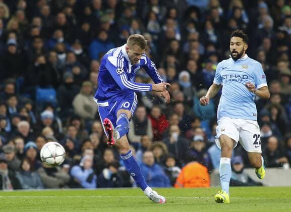 15.03.2016. Etihad Stadium, Manchester, England. Champions League. Manchester City versus Dynamo Kiev. Dynamo Kiev striker Andriy Yarmolenko shoots but his shot goes wide. xAlanxMartinx  ActionPlus11718443
