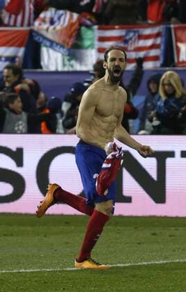 Atletico de Madrid defense Juanfran celebrates the victory over PSV Eindhoven during a Champions League round 16 second leg match held at Vicente Calderon stadium in Madrid, Spain, 15 March 2016. ATLETICO MADRID VS PSV ENINDHOVEN !ACHTUNG: NUR REDAKTIONELLE NUTZUNG!  MAD033 20160315-635936829195183030