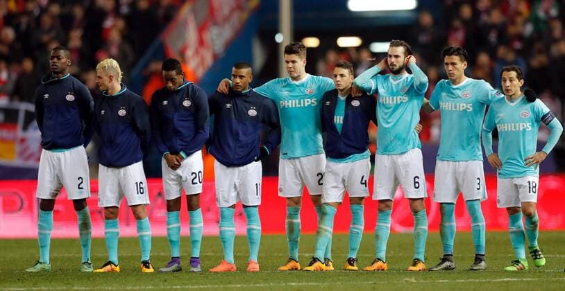 Fußball, Champions League, Atletico Madrid - PSV Eindhoven PSV Eindhoven players during the penalties during a Champions League round 16 second leg match held at Vicente Calderon stadium in Madrid, Spain, 15 March 2016. ATLETICO MADRID VS PSV ENINDHOVEN !ACHTUNG: NUR REDAKTIONELLE NUTZUNG!  MAD039 20160316-635936833187292204