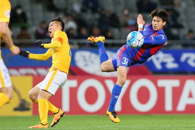 (L-R) Wu Xi (Suning), Kento Hashimoto (FC Tokyo), MARCH 15, 2016 - Football Soccer : 2016 AFC Champions League Group E match between F.C. Tokyo 0-0 Jiangsu Suning at Ajinomoto Stadium in Tokyo, Japan. Noxthirdxpartyxsales  (umqa034870)
