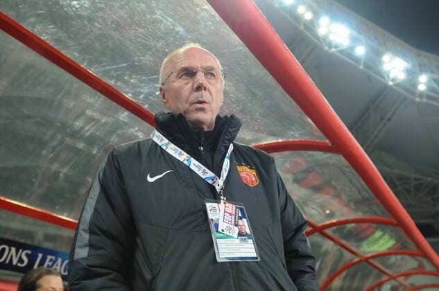 Head coach Sven-Goran Eriksson of China s Shanghai SIPG watches his players competing against Japan s Gamba Osaka during their Group G third round match of the AFC Champions League 2016 in Shanghai, China, 15 March 2016. Brazilian forward Elkeson s double strike fired Shanghai SIPG to the top of their AFC Champions League group with a 2-1 win over Gamba Osaka on Tuesday (15 March 2016). Elkeson, off-loaded by reigning Asian champions Guangzhou Evergrande in January, looked an increasingly important signing as he sealed SIPG s second win in Group G. It was enough for Sven-Goran Eriksson s side to leapfrog Melbourne Victory, who were held 0-0 by South Korea¡¯s Suwon Samsung Bluewings in a combative contest earlier. Elkeson put SIPG ahead with a finish from close range on 41 minutes as the home side dominated. And after his Brazilian opposite number Patric nodded Gamba level on the hour-mark, Elkeson popped up again with the match-winning strike just two minutes later. The decisive goal may have made uncomfortable viewing for Evergrande fans as it came from a cross by Dario Conca, Elkeson s former team-mate at the Asian and Chinese title-holders. Meanwhile big-spending Chinese team Jiangsu Suning s unconvincing campaign remained stuck in second gear with a 0-0 draw away to FC Tokyo. Elkeson double fires Shanghai top of AFC Champions League group  20160315_32647