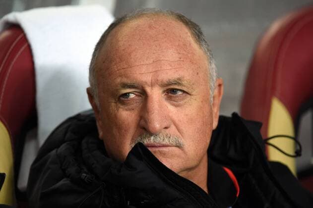 (160316) -- GUANGZHOU, March 16, 2016 -- Scolari, head coach of Guangzhou Evergrande reacts during the Group H third round match between China s Guangzhou Evergrande and Japan s Urawa Red Diamonds in Guangzhou, capital of south China s Guangdong Province, March 16, 2016. The match ended 2-2. ) (SP)CHINA-GUANGZHOU-SOCCER-AFC CHAMPIONSHIPS LEAGUE 2016-GROUP H-GUANGZHOU EVERGRANDE VS URAWA RED DIAMONDS (CN) LuxHanxin 