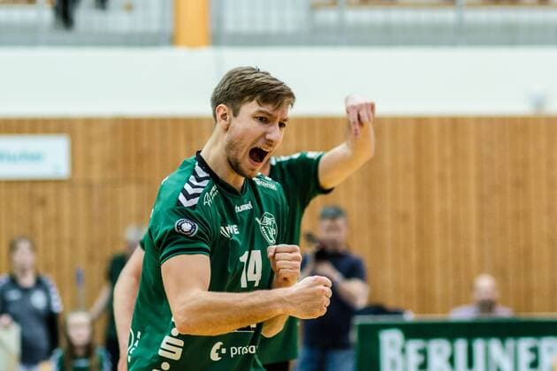 Volleyball, pre-Playoffs, Netzhoppers KW Bestensee - Chemie Volley Mitteldeutschland Jubel Paul Sprung (Netzhoppers 14) GER, Königs Wusterhausen Bestensee, Volleyball, Bundesliga, Pre-Playoffs, DVL, Saison 2015 2016, 24.02.2016, Landkost-Arena, Netzhoppers KW Bestensee - Chemie Volleys Mittldeutschland, Netzhoppers KW