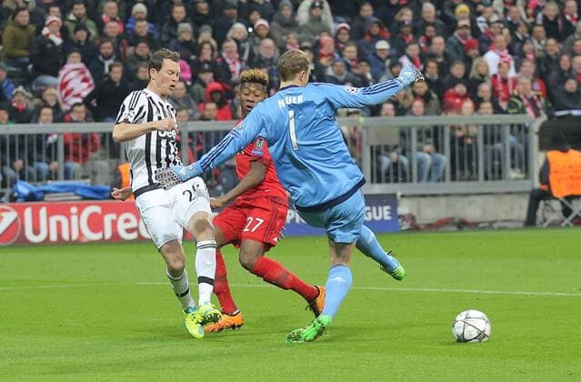 Manuel NEUER, FCB 1 fehler fuehrt zum 0-1 durch Paul POGBA, JUVE 10 Tor FC BAYERN MUENCHEN - JUVENTUS TURIN Achtelfinale, Football UEFA Champions League, Munich, 16.03.2016 CL Saison 2015 2016