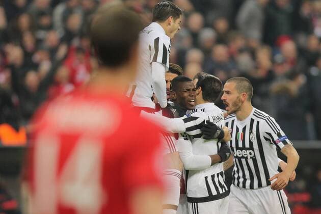 Manuel NEUER, FCB 1 fehler fuehrt zum 0-1 durch Paul POGBA, JUVE 10 Tor Torjubel, Jubel nach dem Tor FC BAYERN MUENCHEN - JUVENTUS TURIN Achtelfinale, Football UEFA Champions League, Munich, 16.03.2016 CL Saison 2015 2016