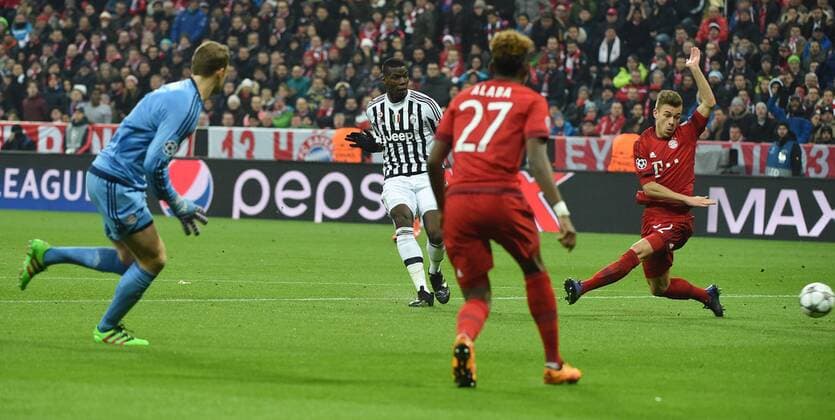 16.03.2016, xjhx, Fussball Champions League, FC Bayern Muenchen - Juventus Turin, emspor, v.l. Manuel Neuer (FC Bayern Muenchen) Paul Pogba (Juventus Turin), Joshua Kimmich (FC Bayern Muenchen) Goal scored, Tor zum 0:1