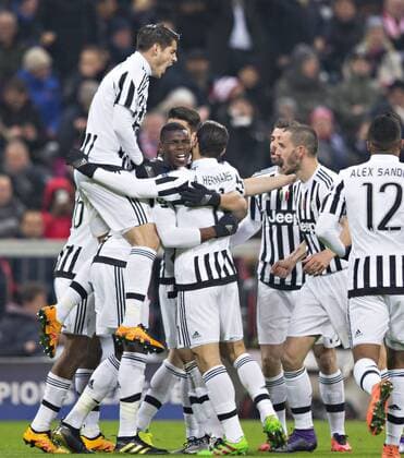 München, 16.03.2016, Allianz Arena Torjubel: Alvaro Morata (Juve), Paul Pogba (Juve), Hernanes (Juve), Leonardo Benucci (Juve) FC Bayern München vs. Juventus Turin mm