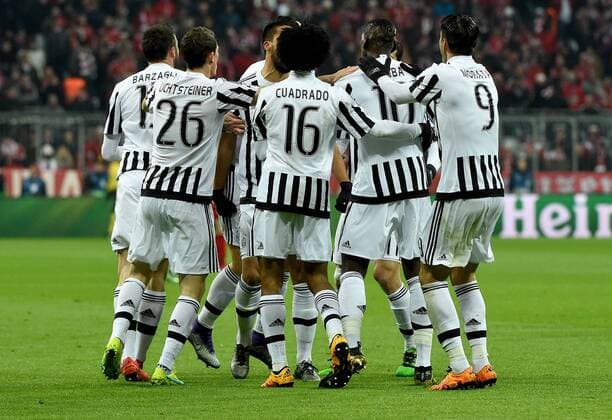 16.03.2016, xjhx, Fussball Champions League, FC Bayern Muenchen - Juventus Turin, emspor, v.l. Spieler von Juventus Turin und Paul Pogba (Juventus Turin) Torjubel, Goal celebration, celebrate the goal zum 0:1