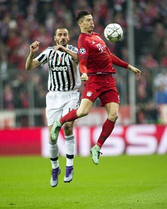 Leonardo Bonucci (Juve), Robert Lewandowski (Bayern) 16.03.2016, München, Bayern München vs. Juventus Turin Â