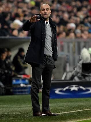 16.03.2016, xjhx, Fussball Champions League, FC Bayern Muenchen - Juventus Turin, emspor, v.l. Josep Pep Guardiola (Trainer FC Bayern Muenchen) gibt Anweisungen, gestikuliert, mit den Armen gestikulieren gives instructions, gesticulate, gesticolando.