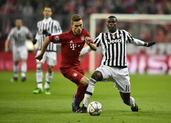 Zweikampf, Aktion Joshua Kimmich FC Bayern München (links) gegen Paul Pogba Juventus Turin FC Bayern München FCB vs Juventus Turin UEFA Champions-League CL Achtelfinale Rückspiel Saison 2015 2016 München Allianz Arena 16.03.2016 FC Bayern München FCB vs Juventus Turin