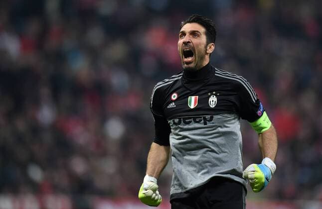 FUSSBALL CHAMPIONS LEAGUE SAISON 2015 2016 ACHTELFINALE RUECKSPIEL FC Bayern Muenchen - Juventus Turin 16.03.2016 Torwart Gianluigi Buffon (Juventus Turin) jubelt ueber das 0:1 