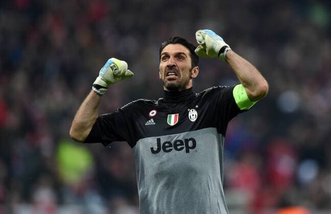 FUSSBALL CHAMPIONS LEAGUE SAISON 2015 2016 ACHTELFINALE RUECKSPIEL FC Bayern Muenchen - Juventus Turin 16.03.2016 Torwart Gianluigi Buffon (Juventus Turin) jubelt ueber das 0:1 