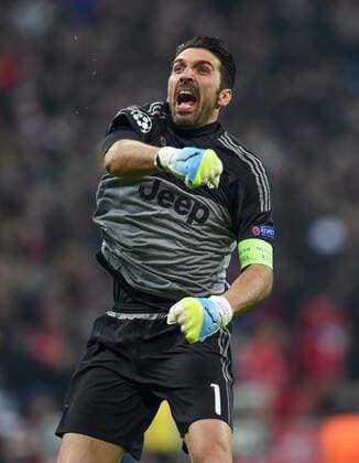 FUSSBALL CHAMPIONS LEAGUE SAISON 2015 2016 ACHTELFINALE RUECKSPIEL FC Bayern Muenchen - Juventus Turin 16.03.2016 Torwart Gianluigi Buffon (Juventus Turin) jubelt ueber das 0:1 