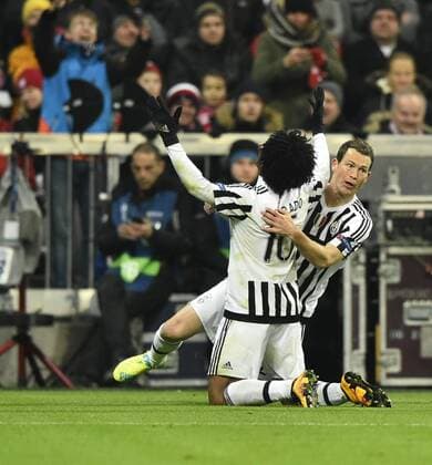 TOR zum 0:2 durch Juan Cuadrado Juventus Turin Torjubel FC Bayern München FCB vs Juventus Turin UEFA Champions-League CL Achtelfinale Rückspiel Saison 2015 2016 München Allianz Arena 16.03.2016 FC Bayern München FCB vs Juventus Turin