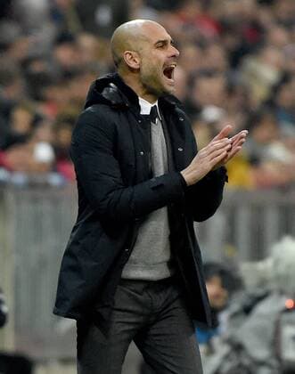 16.03.2016, xjhx, Fussball Champions League, FC Bayern Muenchen - Juventus Turin, emspor, v.l. Josep Pep Guardiola (Trainer FC Bayern Muenchen) gibt Anweisungen, gestikuliert, mit den Armen gestikulieren gives instructions, gesticulate, gesticolando.