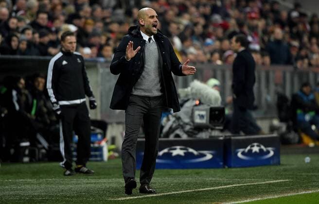 16.03.2016, xjhx, Fussball Champions League, FC Bayern Muenchen - Juventus Turin, emspor, v.l. Josep Pep Guardiola (Trainer FC Bayern Muenchen) gibt Anweisungen, gestikuliert, mit den Armen gestikulieren gives instructions, gesticulate, gesticolando.