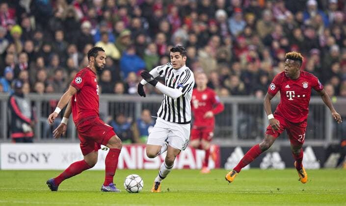 München, 16.03.2016, Allianz Arena Alvaro Morata (Juve) bereitet das 0:2 vor, Medhi Benatia (FCB), David Alaba (FCB) FC Bayern München vs. Juventus Turin mm