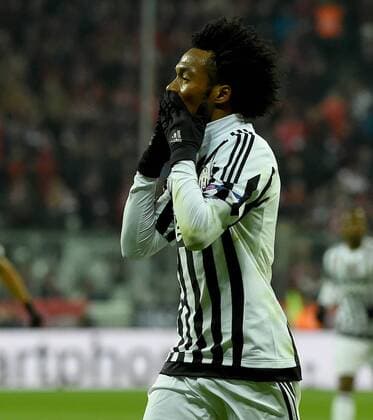 16.03.2016, xjhx, Fussball Champions League, FC Bayern Muenchen - Juventus Turin, emspor, v.l. Juan Cuadrado (Juventus Turin) Torjubel, Goal celebration, celebrate the goal zum 0:2