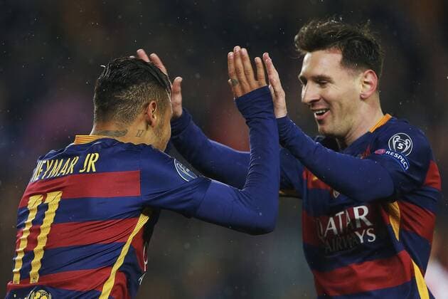 FC Barcelona Barca Brazilian forward Neymar da Silva (L) celebrates his goal before Arsenal with team mate Lionel Messi during a Champions League round 16 match held at Camp Nou stadium in Barcelona, Catalonia, Spain, 16 March 2016. BARCELONA VS ARSENAL !ACHTUNG: NUR REDAKTIONELLE NUTZUNG!  BAR004 20160316-635937606461468200