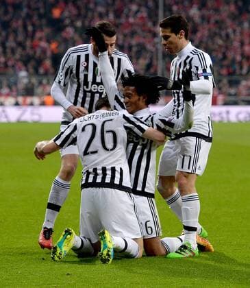 16.03.2016, xjhx, Fussball Champions League, FC Bayern Muenchen - Juventus Turin, emspor, v.l. Juan Cuadrado (Juventus Turin) und Spieler von Juventus Turin Torjubel, Goal celebration, celebrate the goal zum 0:2