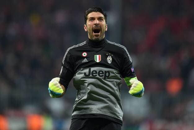FUSSBALL CHAMPIONS LEAGUE SAISON 2015 2016 ACHTELFINALE RUECKSPIEL FC Bayern Muenchen - Juventus Turin 16.03.2016 Jubel: Torwart Gianluigi Buffon (Juventus Turin) 