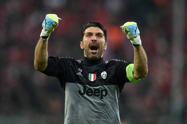 FUSSBALL CHAMPIONS LEAGUE SAISON 2015 2016 ACHTELFINALE RUECKSPIEL FC Bayern Muenchen - Juventus Turin 16.03.2016 Jubel: Torwart Gianluigi Buffon (Juventus Turin) 