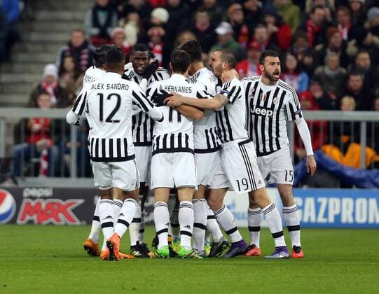 FC Bayern München - Juventus Turin Deutschland, München, 16.03.2016, Fussball, UEFA Champions League, Saison 2015 2016, Achtelfinale, Rückspiel, FC Bayern München - Juventus Turin: 2. v.l. Paul Pogba (Juventus Turin); Jubel Tor 0:1 Pogba.